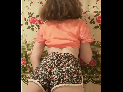 ❤️ セクシーな若いベイブがカメラでショーツを脱ぐ ️  at us ❌️
